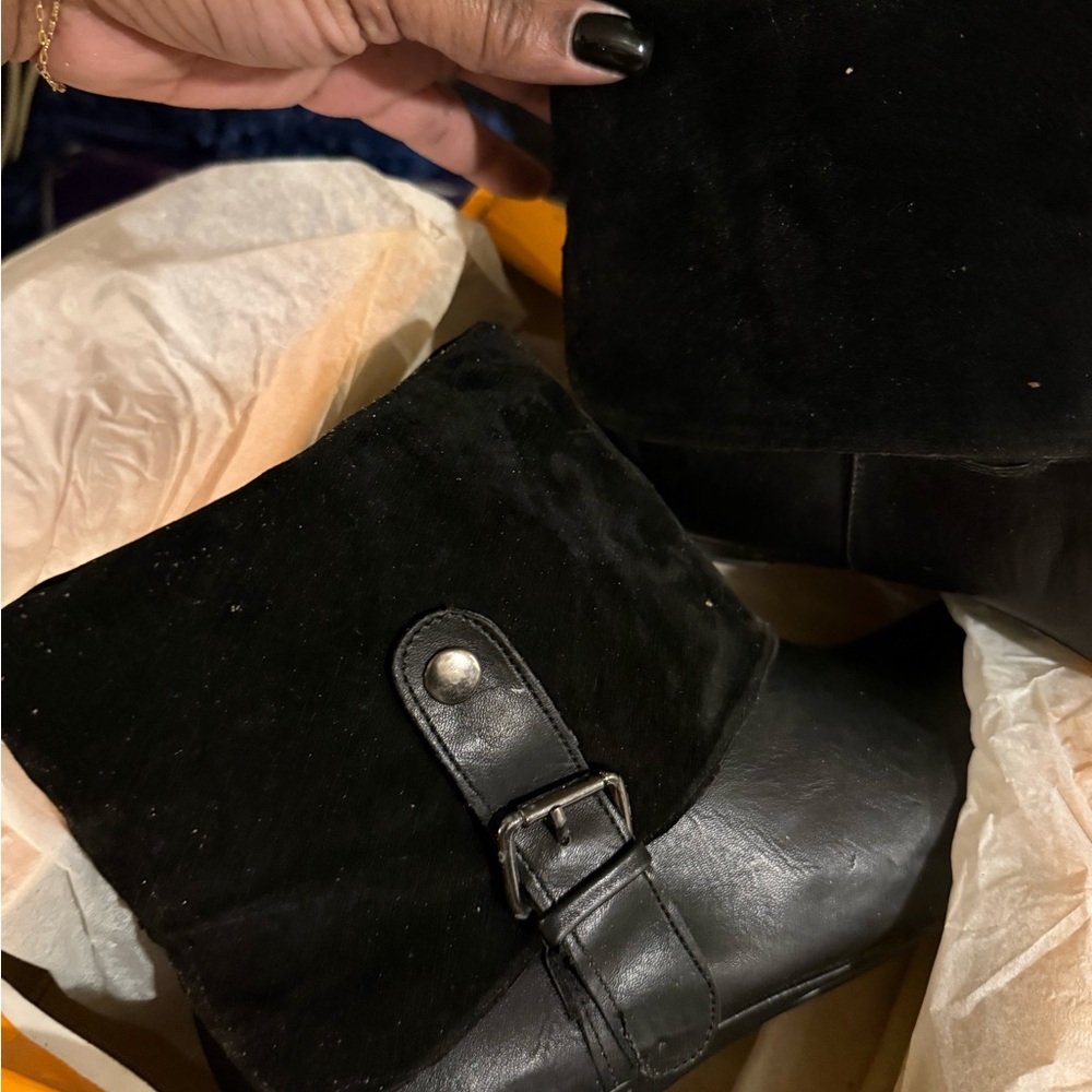 Source Unknown Black Suede & Leather Ankle Boots View 3
